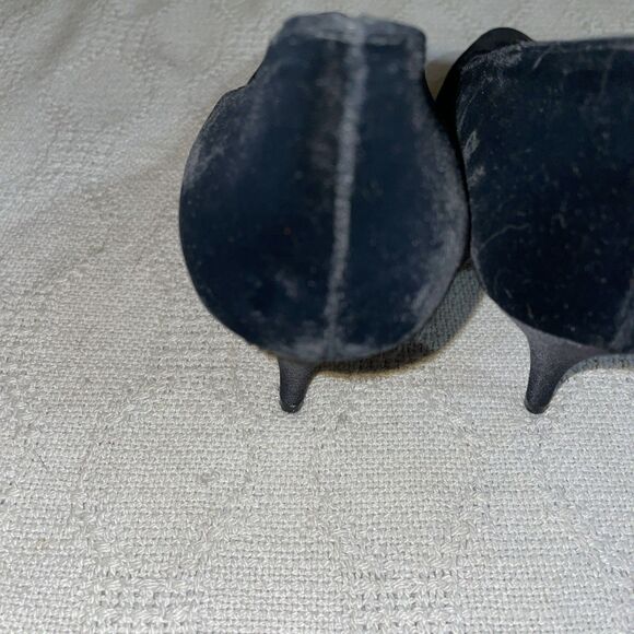 Stuart Weitzman Women’s Dress Pumps Size 7.5 B Black Velvet Going Out Party - Picture 11 of 12